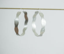 Load image into Gallery viewer, Hoop Earring Silver - FLOW

