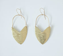 Load image into Gallery viewer, Earring Brass - TULIP SHIELD MINI
