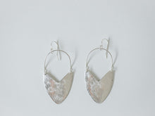 Load image into Gallery viewer, Earring Silver - TULIP SHIELD MINI
