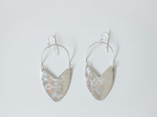 Load image into Gallery viewer, Earring Silver - TULIP SHIELD MINI
